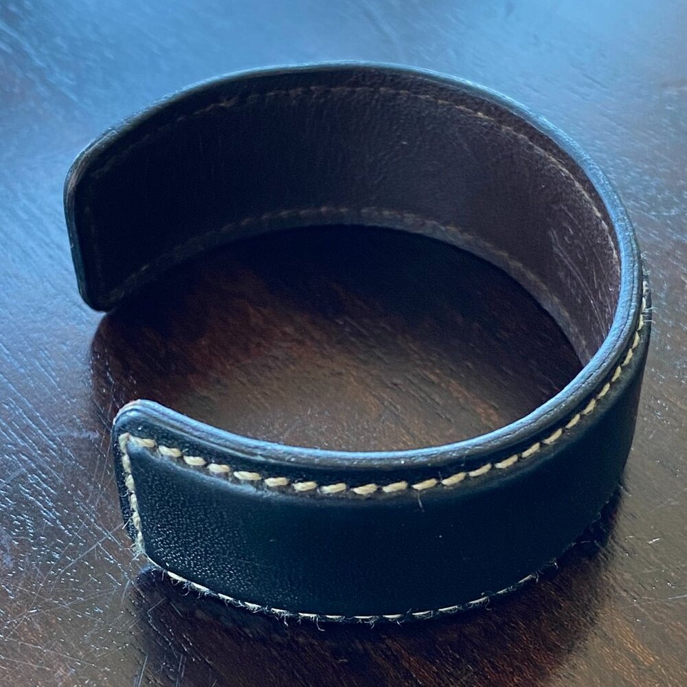 Coach Black Leather Cuff Bracelet Tan Contrast Stitching Made in Italy EUC - Picture 2 of 4
